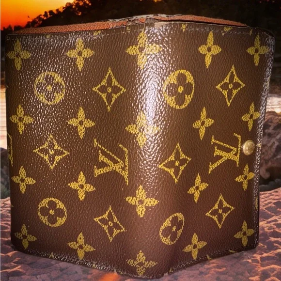 Louis Vuitton Wallet - COA Included - Picture 1 of 13